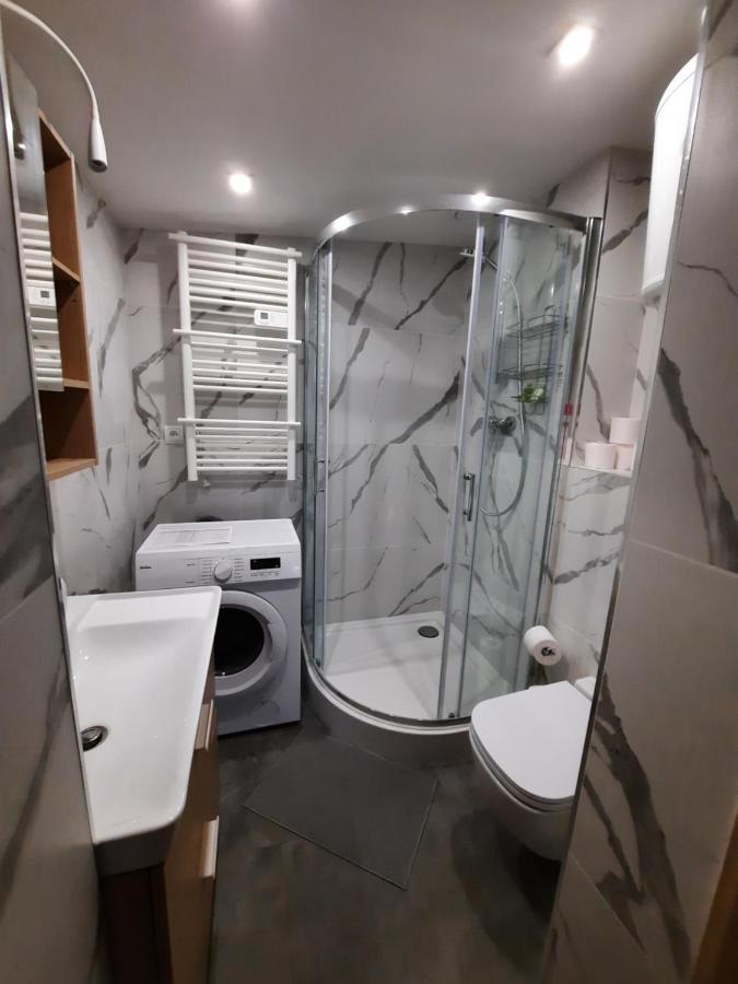 Apart Wilhelmina 75M2 คาโตวีตเซ ภายนอก รูปภาพ